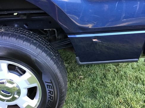 Used 2013 Ford F150 XLT w/ Mid Equipment Group image 12