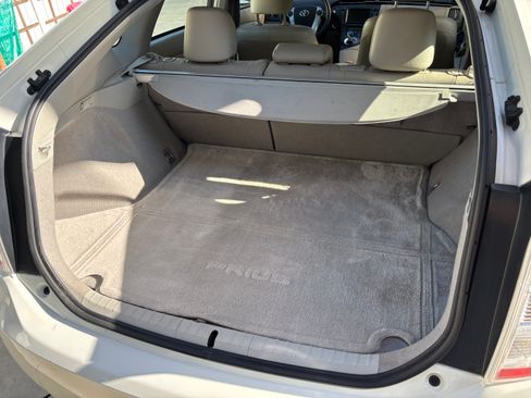 Used 2011 Toyota Prius Four w/ Solar Roof Pkg FWD image 16
