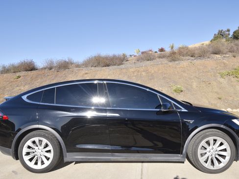 Used 2020 Tesla Model X Long Range image 6