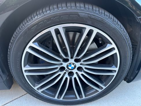 Used 2019 BMW 540i xDrive w/ M Sport Package image 10