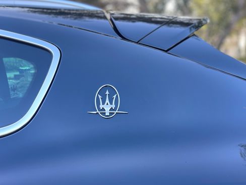 Used 2018 Maserati Levante S image 13