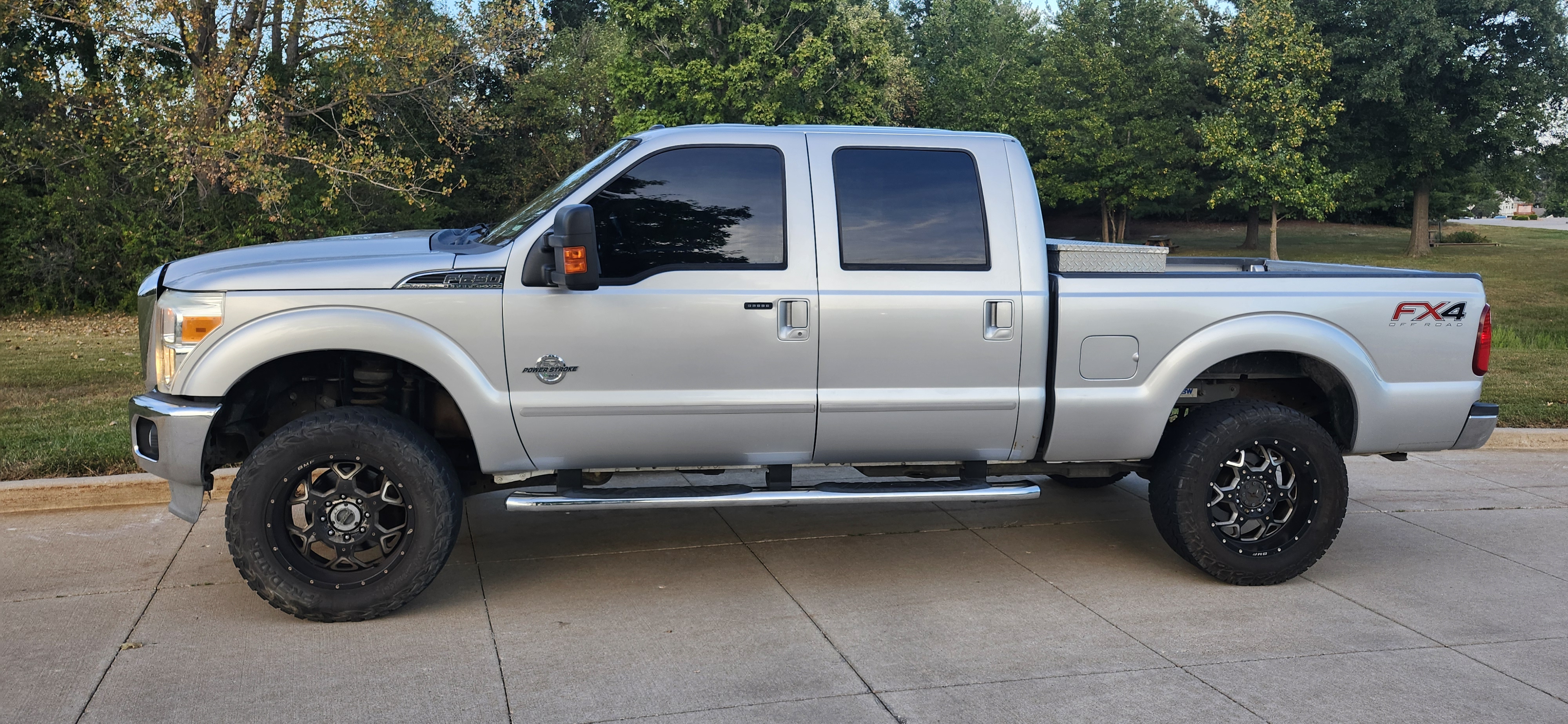 Used 2013 Ford F250 Lariat w/ FX4 Off Road Pkg AWD/4WD image 1