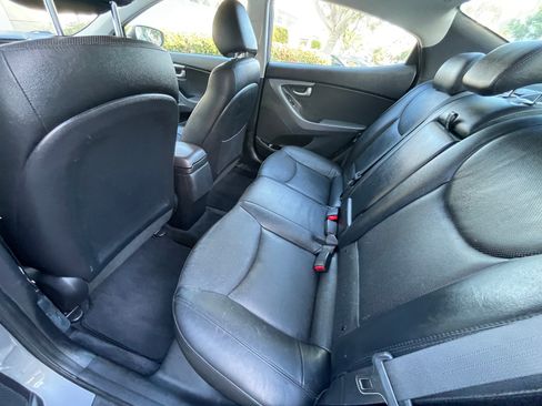 Used 2015 Hyundai Elantra Limited FWD image 10
