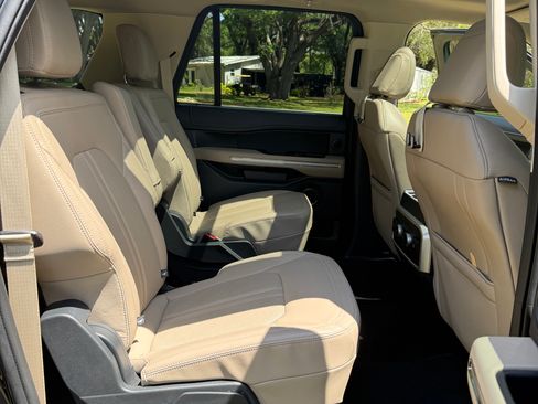 Used 2023 Ford Expedition Max Limited image 16