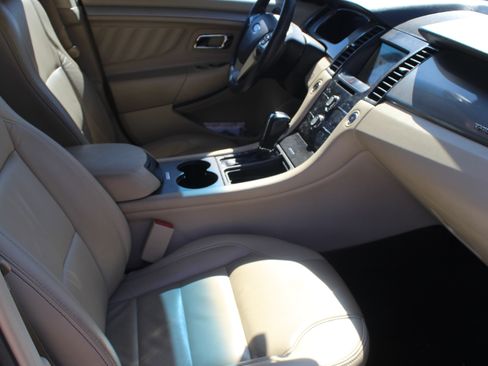 Used 2018 Ford Taurus SEL w/ Equipment Group 201A image 12