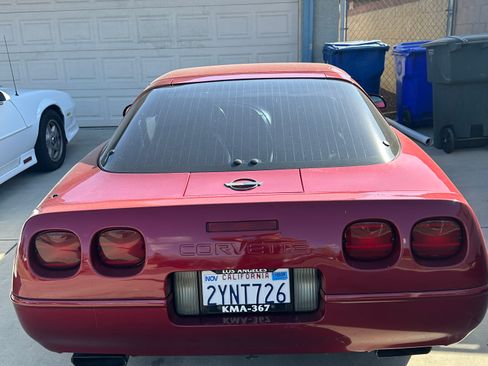 Used 1992 Chevrolet Corvette Coupe image 1