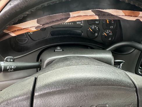 Used 2006 GMC Sierra 1500 SLE w/ Light Duty Power Package image 11