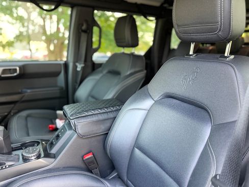 Used 2025 Ford Bronco Badlands AWD/4WD image 8