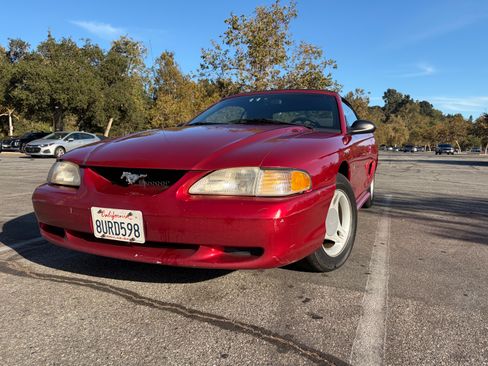 Used 1996 Ford Mustang Convertible RWD image 4