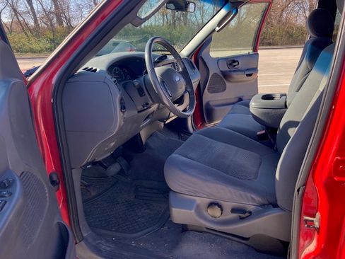 Used 2003 Ford F150 XLT image 2