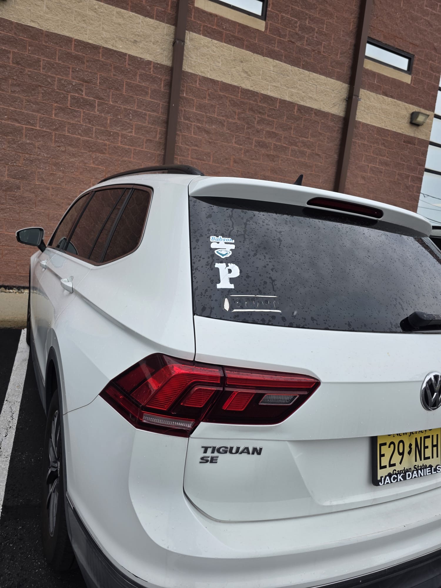 Used 2020 Volkswagen Tiguan SE R-Line AWD/4WD image 4