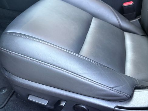 Used 2024 MAZDA MAZDA3 s FWD image 11