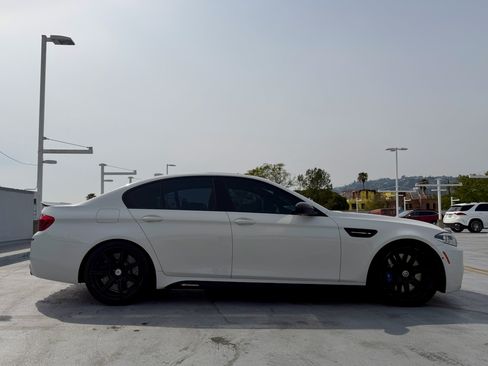 Used 2014 BMW M5 image 8