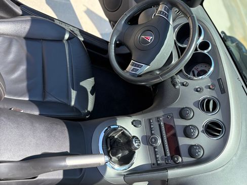 Used 2006 Pontiac Solstice Convertible w/ Premium Package RWD image 11