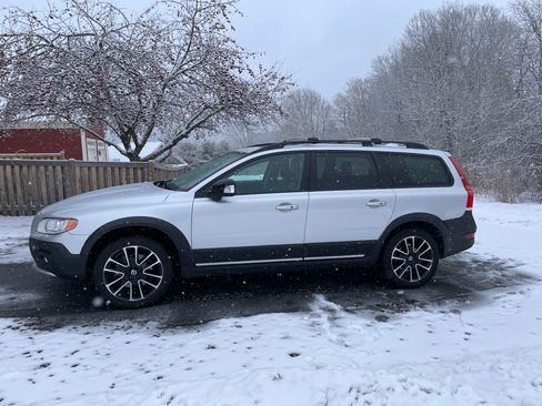 Used 2016 Volvo XC70 T5 Platinum w/ Climate Package image 1