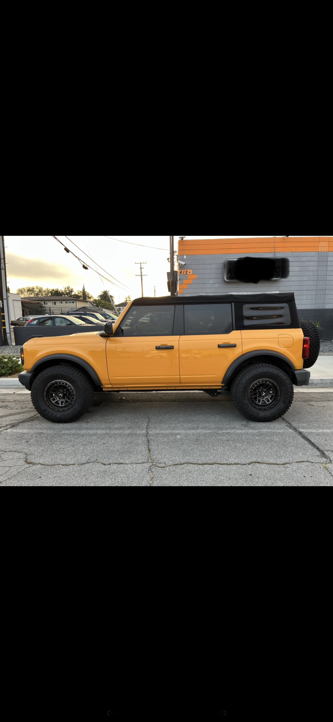 Used 2022 Ford Bronco 4-Door AWD/4WD image 2