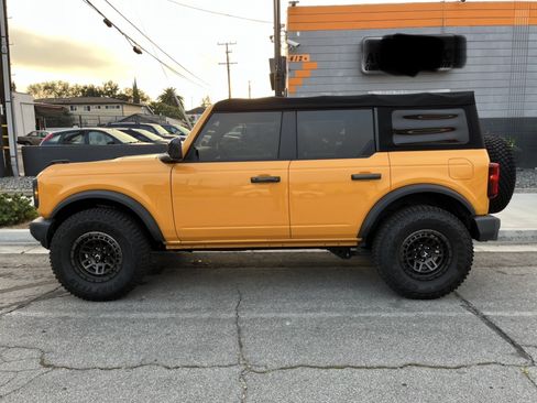 Used 2022 Ford Bronco 4-Door AWD/4WD image 2