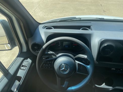 Used 2020 Mercedes-Benz Sprinter 2500 image 20