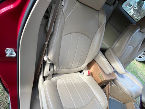 Used 2011 Buick Enclave CXL w/ Trailering Provision Package FWD image 10