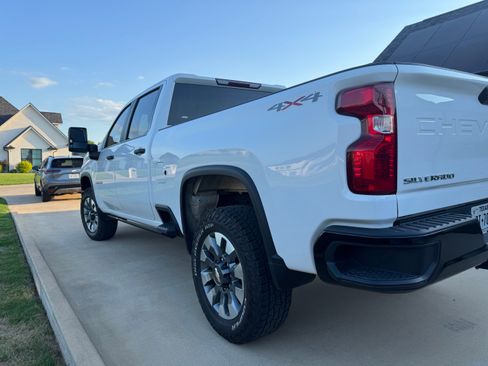 Used 2022 Chevrolet Silverado 2500 Custom w/ Custom Value Package AWD/4WD image 5