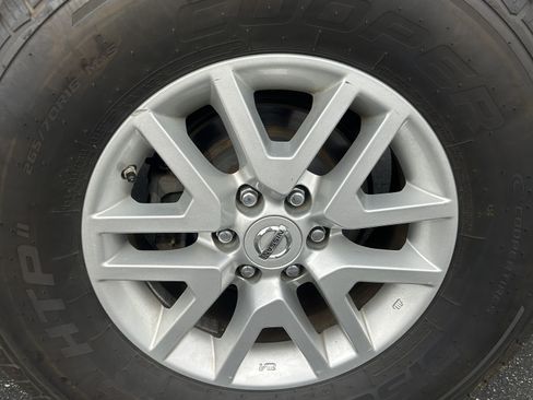 Used 2016 Nissan Frontier SV image 12