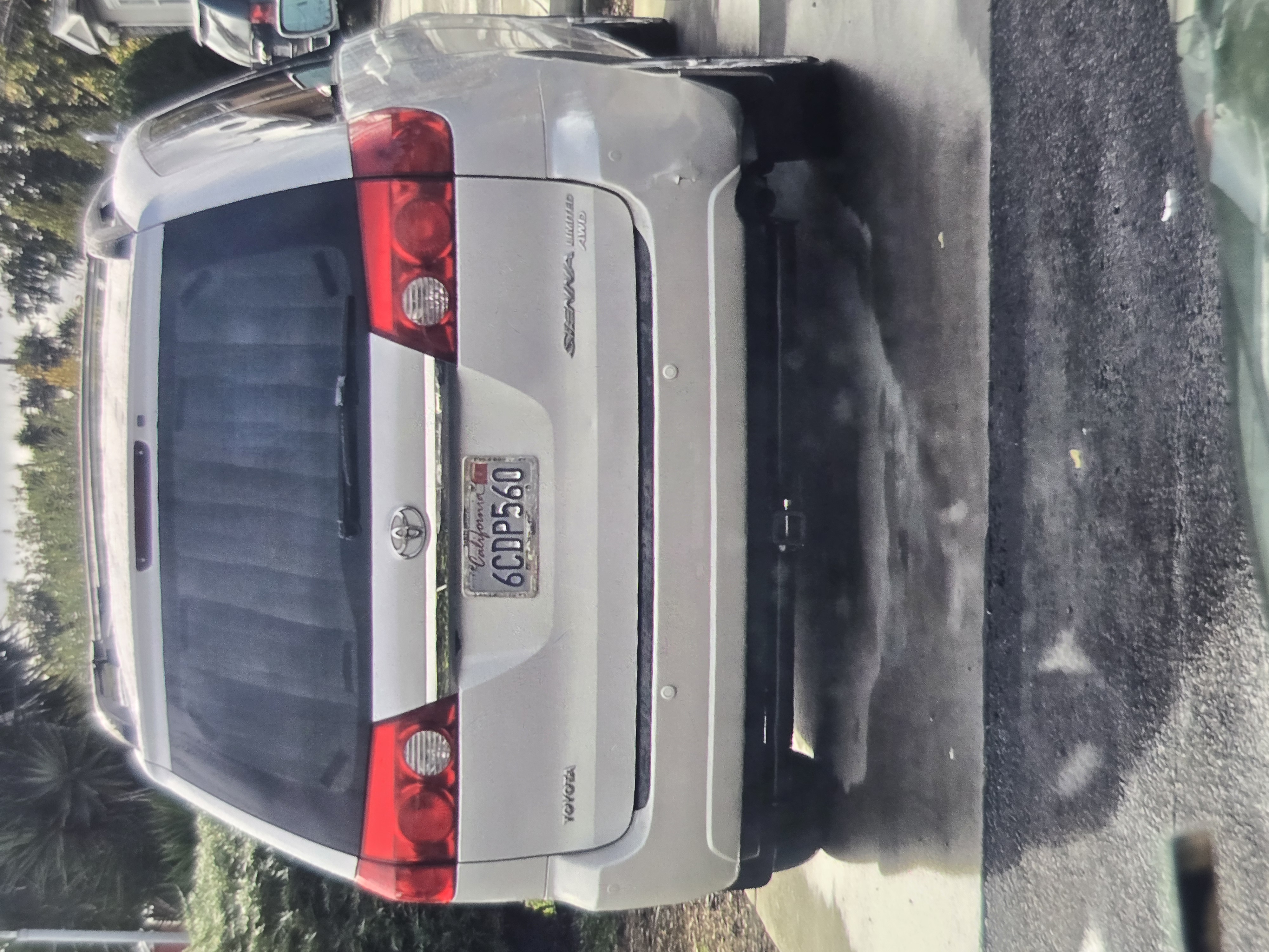 Used 2015 Toyota Sienna Limited FWD image 2