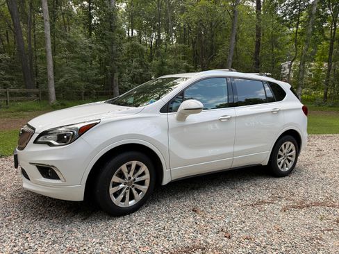 Used 2017 Buick Envision Essence FWD image 2