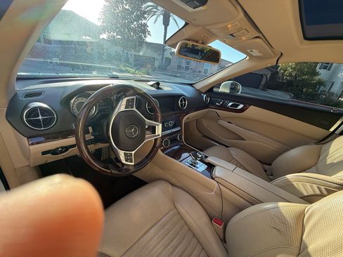 Used 2014 Mercedes-Benz SL 550 image 6