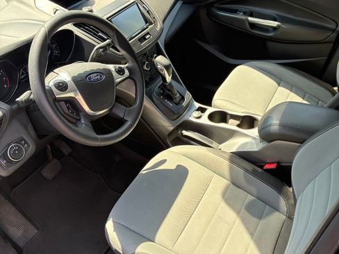 Used 2015 Ford Escape SE image 8