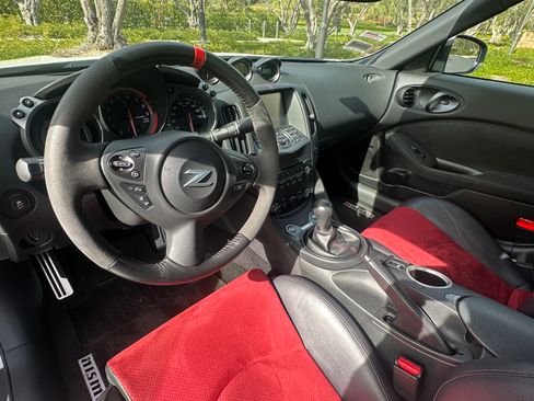 Used 2018 Nissan 370Z NISMO image 5