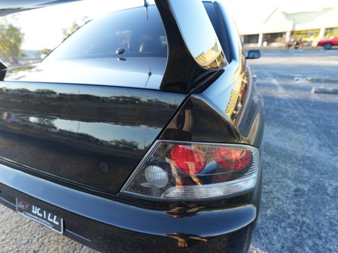 Used 2006 Mitsubishi Lancer Evolution IX image 14