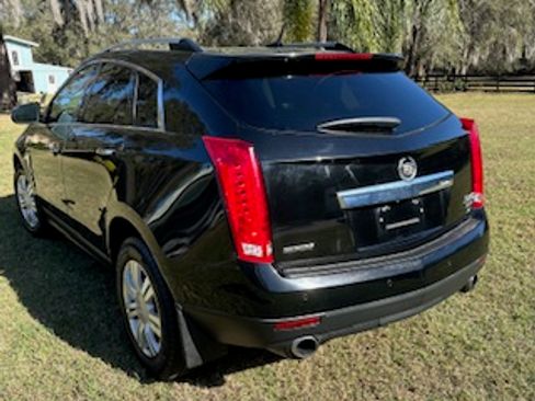 Used 2012 Cadillac SRX Luxury image 2
