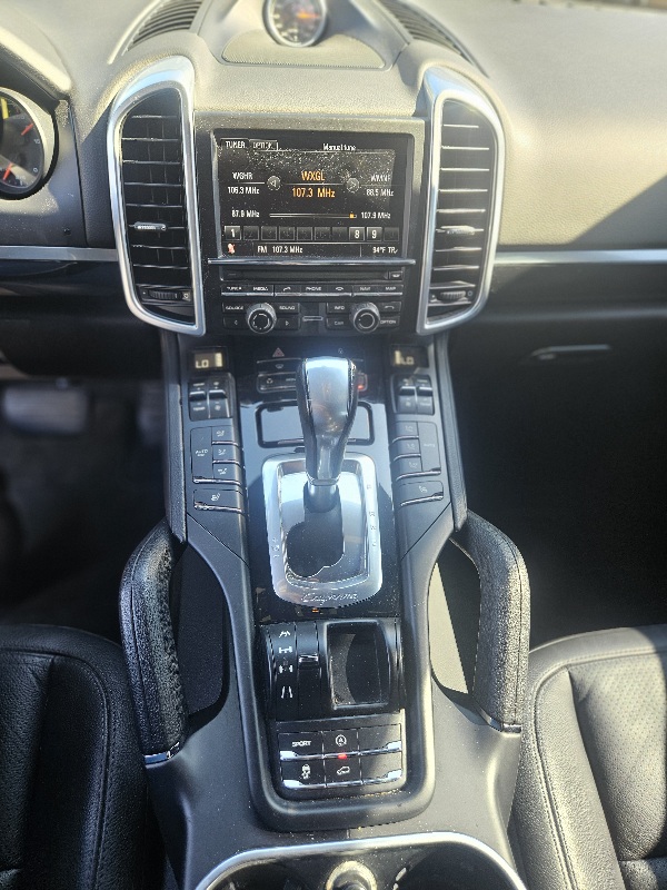 Used 2012 Porsche Cayenne AWD/4WD image 12