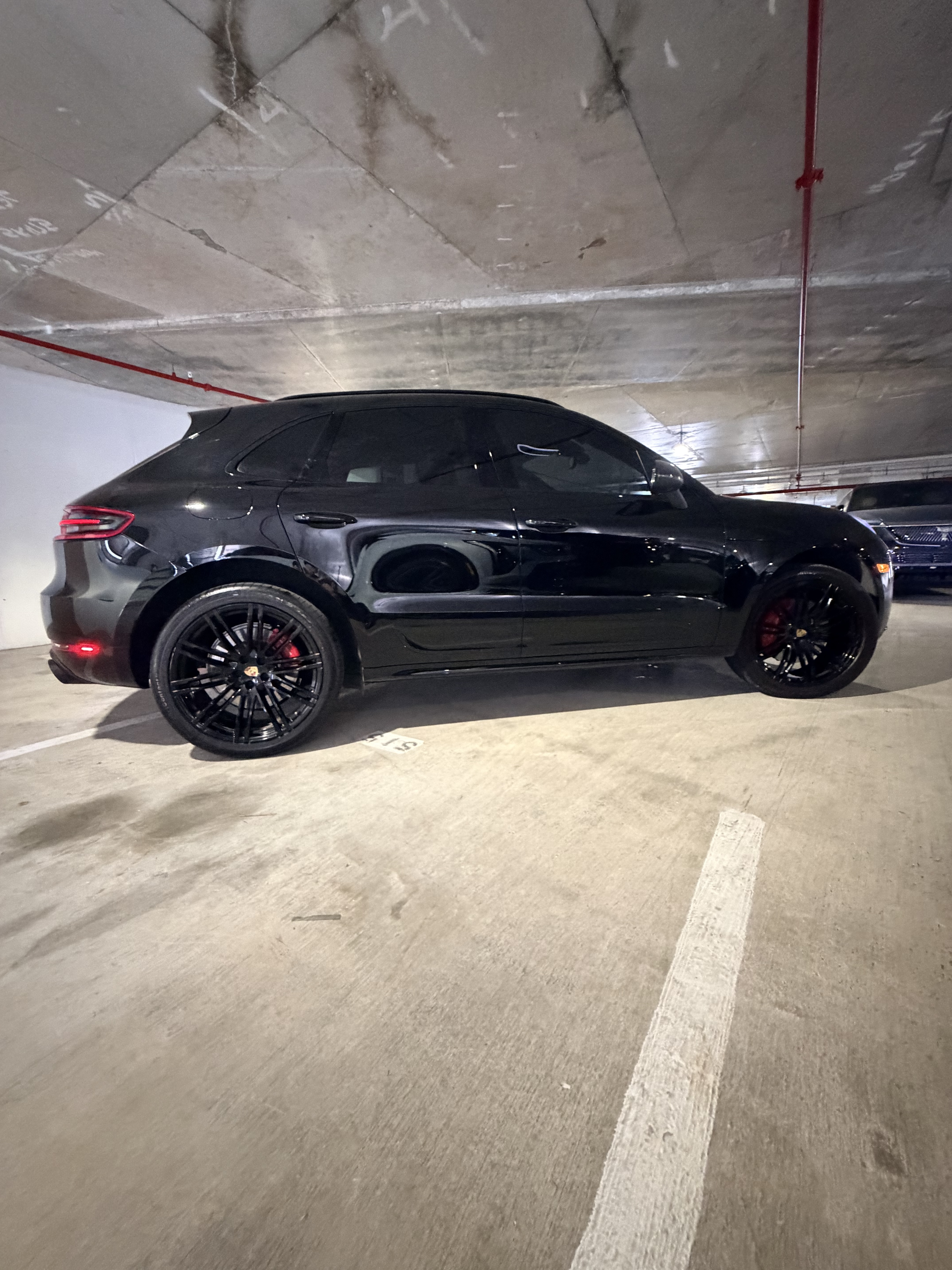 Used 2018 Porsche Macan Turbo AWD/4WD image 15