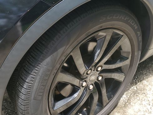 Used 2018 Land Rover Discovery SE AWD/4WD image 23