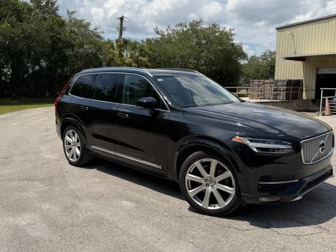 Used 2016 Volvo XC90 T6 Inscription w/ Vision Package AWD/4WD image 2