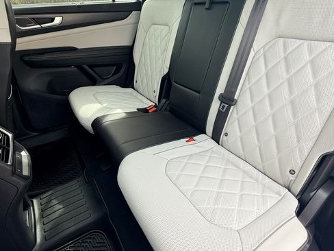 Used 2025 Volkswagen Atlas Cross Sport SEL Premium R-Line image 14