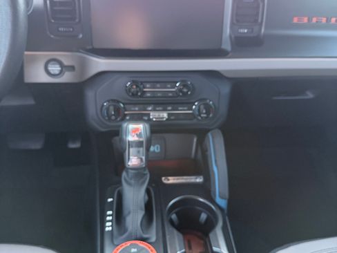 Used 2022 Ford Bronco Wildtrak image 9