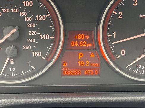 Used 2011 BMW 328i xDrive Sedan image 1