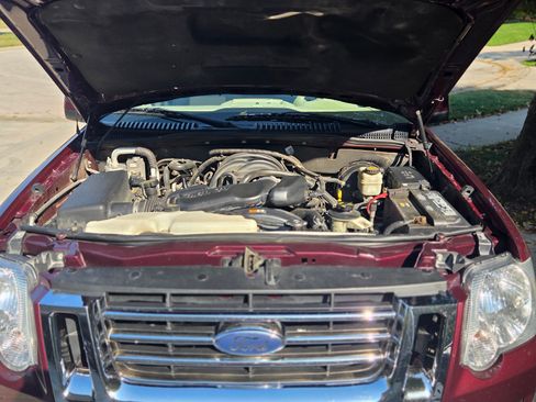 Used 2006 Ford Explorer Eddie Bauer image 4