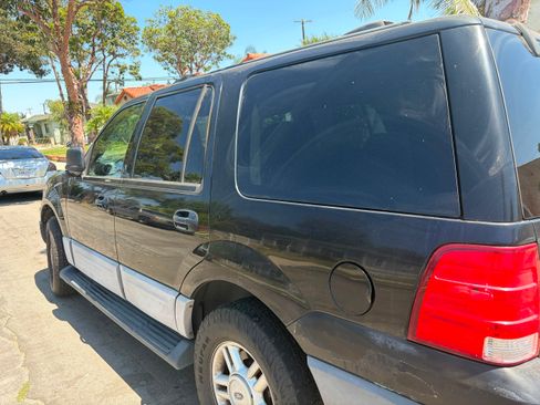 Used 2003 Ford Expedition XLT RWD image 2