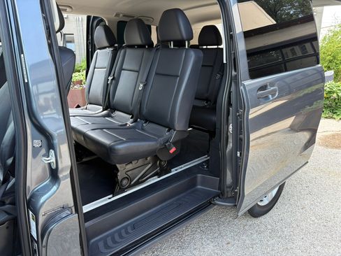 Used 2016 Mercedes-Benz Metris Passenger image 6