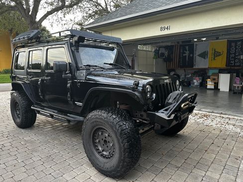 Used 2012 Jeep Wrangler Unlimited Sport image 2