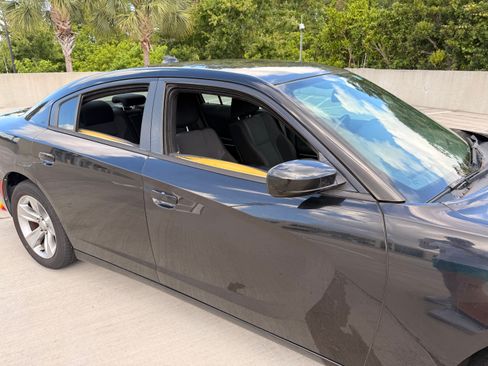 Used 2016 Dodge Charger SXT RWD image 19