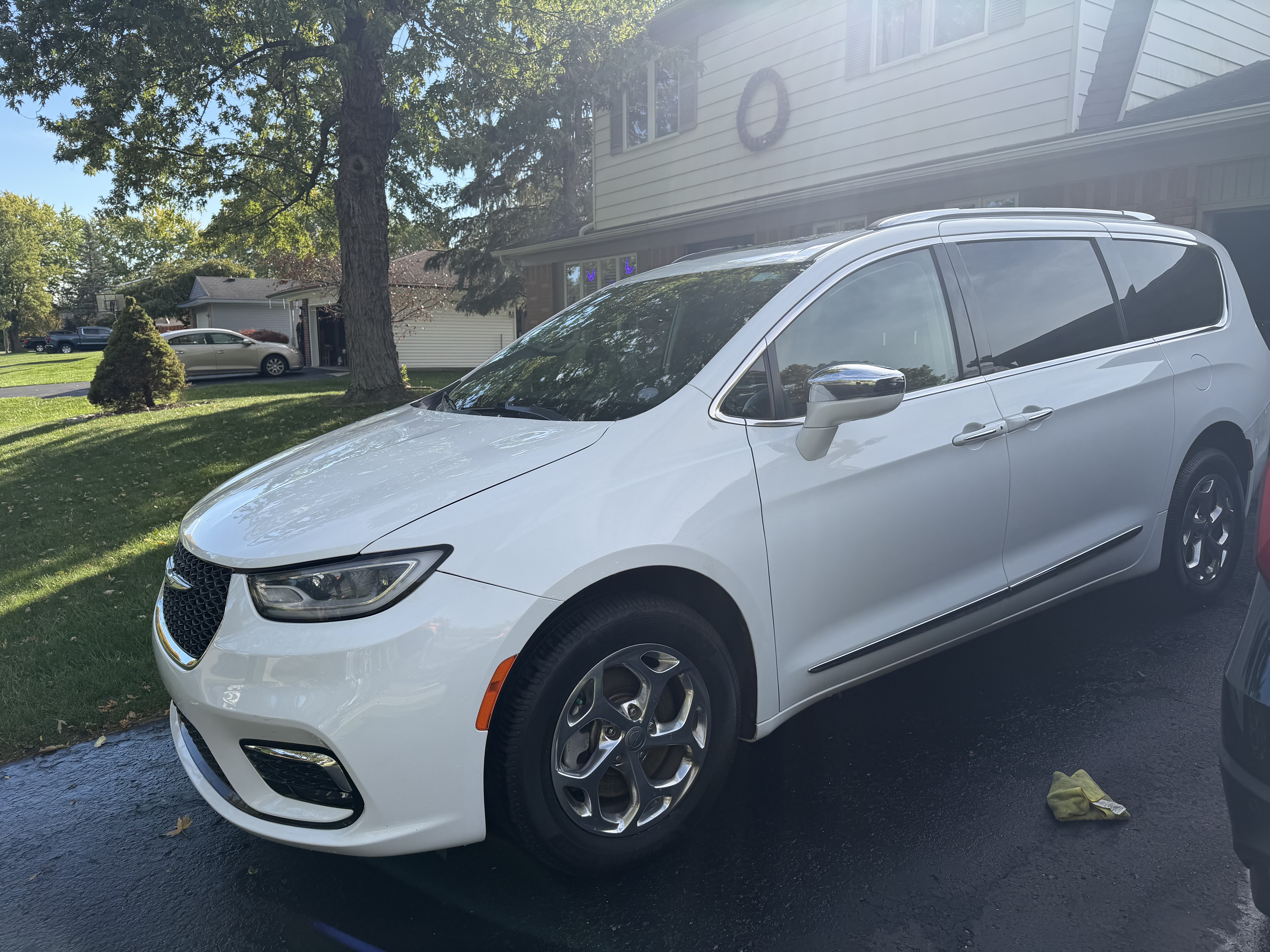 Used 2021 Chrysler Pacifica Limited AWD/4WD image 15