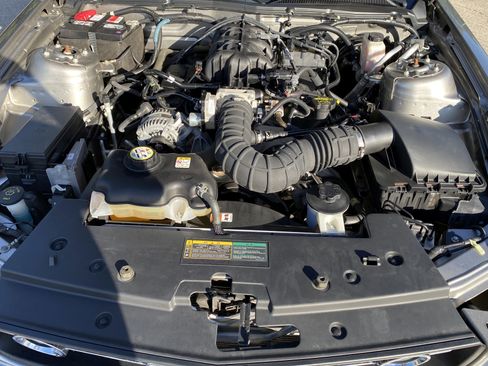 Used 2009 Ford Mustang Premium image 24