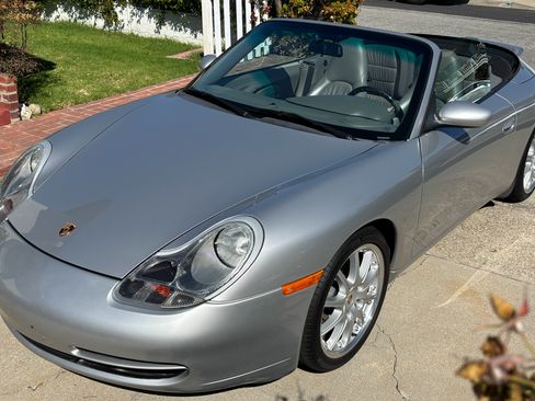 Used 2000 Porsche 911 Cabriolet image 4
