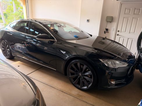 Used 2012 Tesla Model S Performance RWD image 2