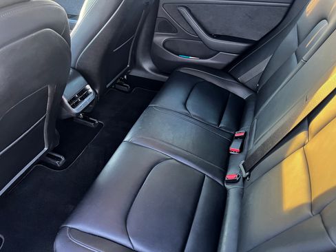 Used 2018 Tesla Model 3 Long Range image 12