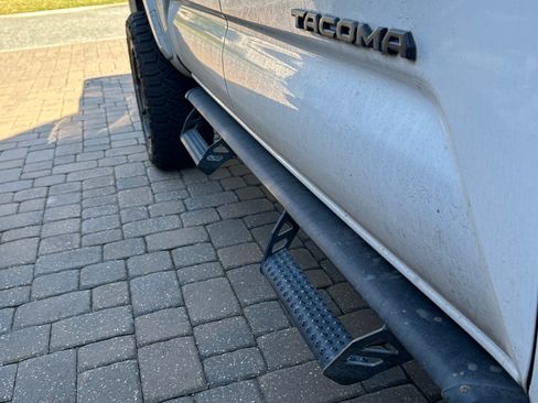 Used 2019 Toyota Tacoma SR5 image 2